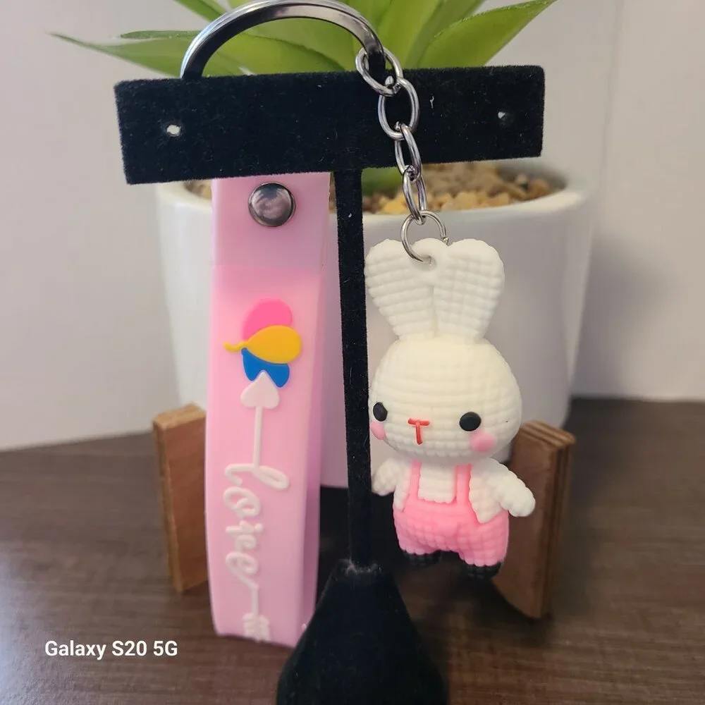 Unbranded White Bunny w/Pink Overalls Keychain NEW‎ Unisex Easter Holiday Event
